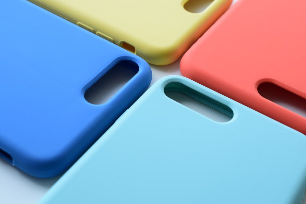 Weirdest Smartphone Cases of 2021 87 photo 1535469145415 8e49c30eae75