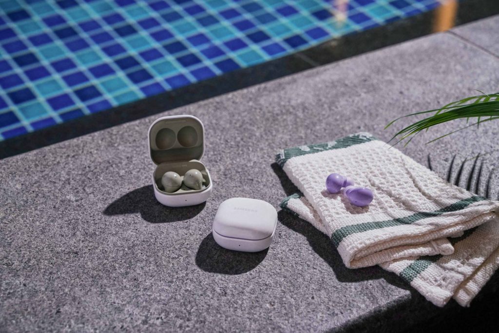 SAMSUNG Galaxy Buds2: Price, Specs, Availability in the Philippines 87 03 03 lifestyle galaxybuds2 lavender olive L