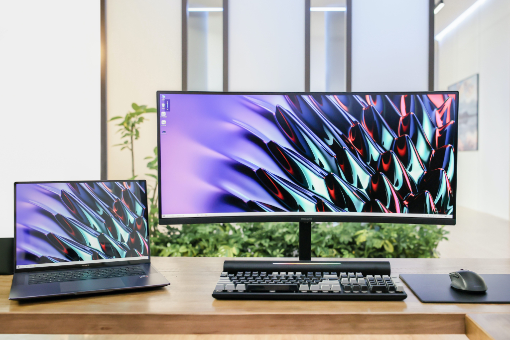 Huawei outs Christmas deals on MateView Display Family 88 MateView GT 34 for Multi Screen Home Office 3 1 1