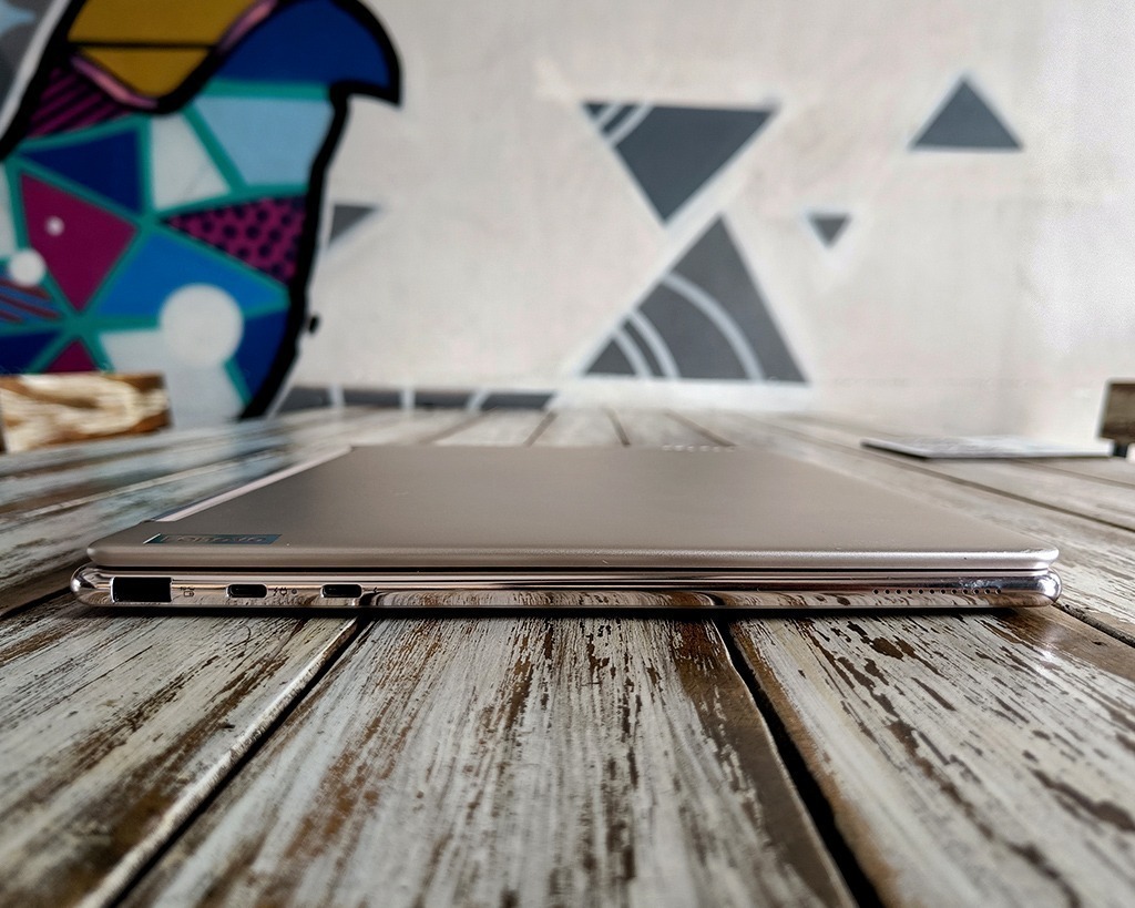 Lenovo Yoga 9i Gen 8 Review: Sleek, Reliable and Elegant Laptop 92 Lenovo Yoga 9i Gen 8 Review 10