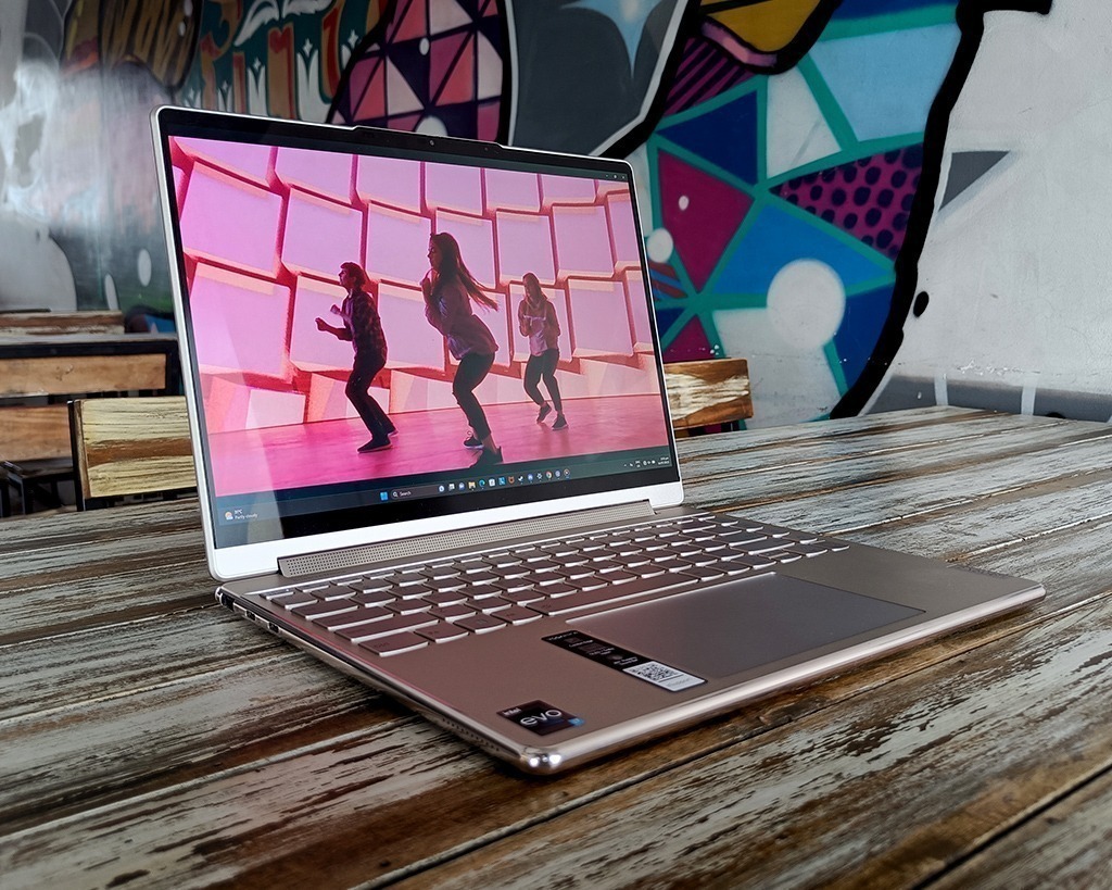 Lenovo Yoga 9i Gen 8 Review: Sleek, Reliable and Elegant Laptop 93 Lenovo Yoga 9i Gen 8 Review 13
