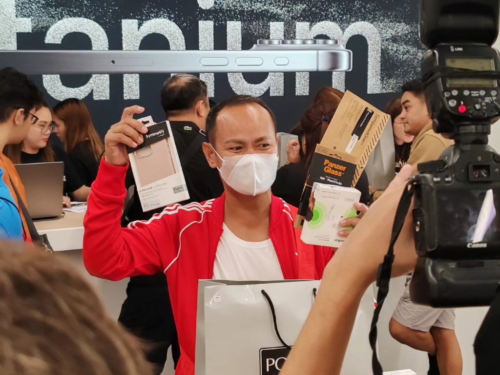 Power Mac Center Unveils iPhone 15 Series in Midnight Launch Event 88 393777387 779407684201891 4071089047872008700 n