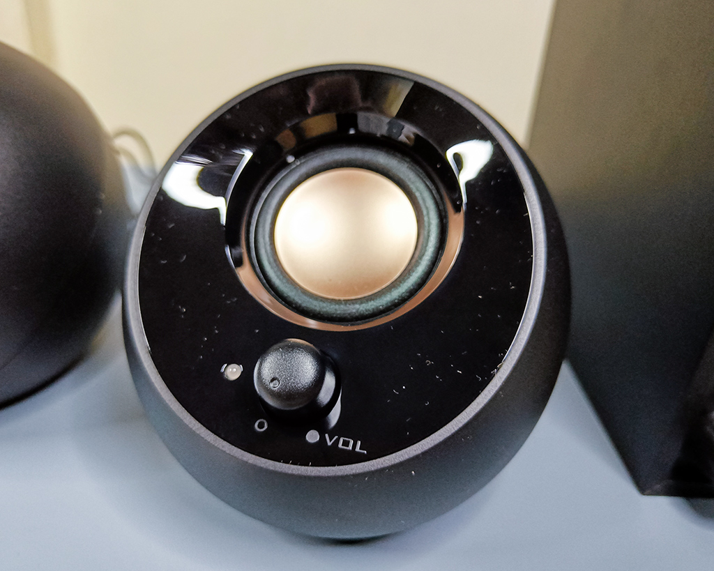 Creative Pebble Plus 2.1 Channel Speakers Review 90 creative pebble plus review 3