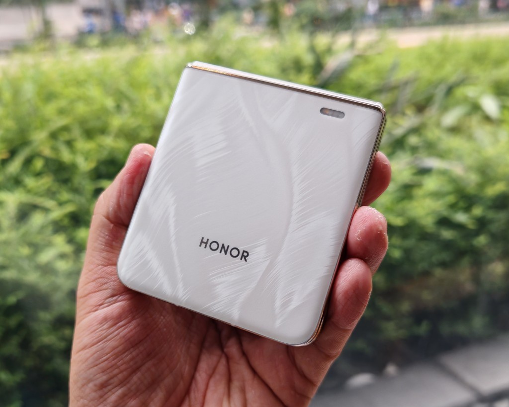 FIRST LOOK: HONOR Magic V Flip 93 HONOR magic v flip philippines handson review 1