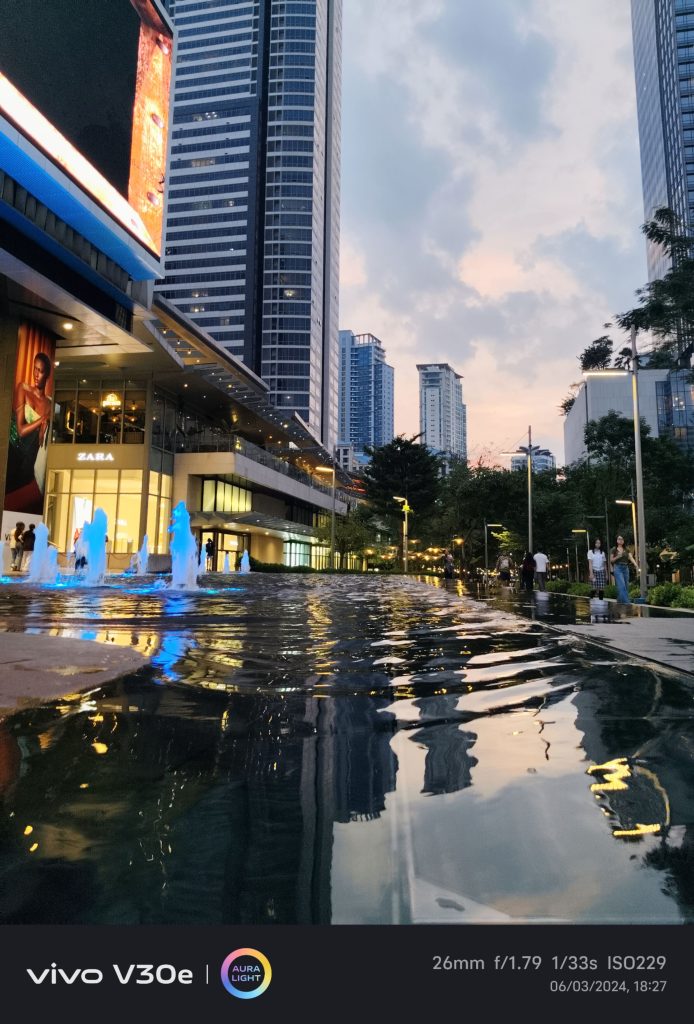 A Creative Designer's Guide to Nightography, feat. vivo V30 Series 88 V30e night shot min
