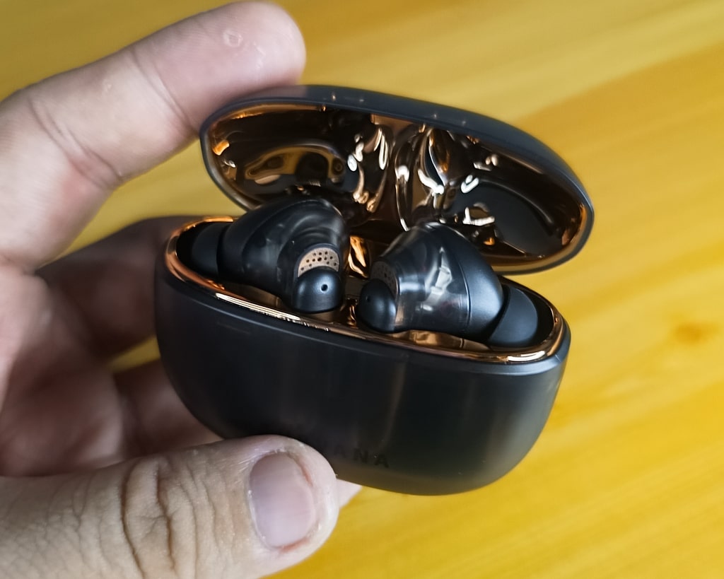 Creative Aurvana Ace and Aurvana Ace 2 Review: Sibling Showdown 95 creative labs aurvana ace ace2 review philippines 3