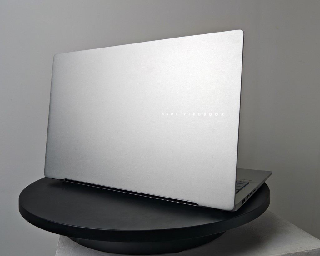 ASUS Vivobook 15 S (S5507) AI Copilot+ PC: A Fusion of Style and Intelligent Power 87 asus vivobook 15 s snapdragon copilot 2024 17