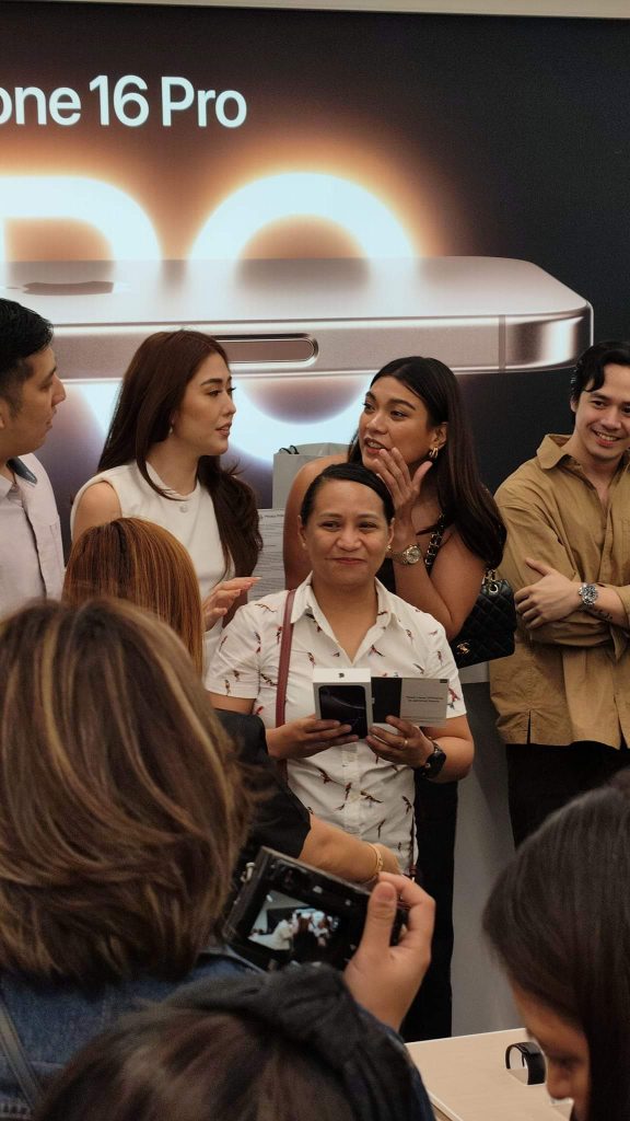 Power Mac Center Hosts iPhone 16 Midnight Launch Across Four Cities 90 FB IMG 1729249618760