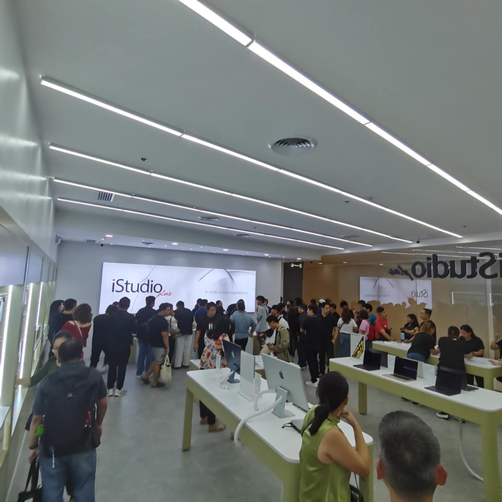 iStudio Plus Celebrates Grand Opening at Greenhills with Exclusive Deals and Celebrity Guests 88 462857638 1021354320007225 9184944636442329197 n