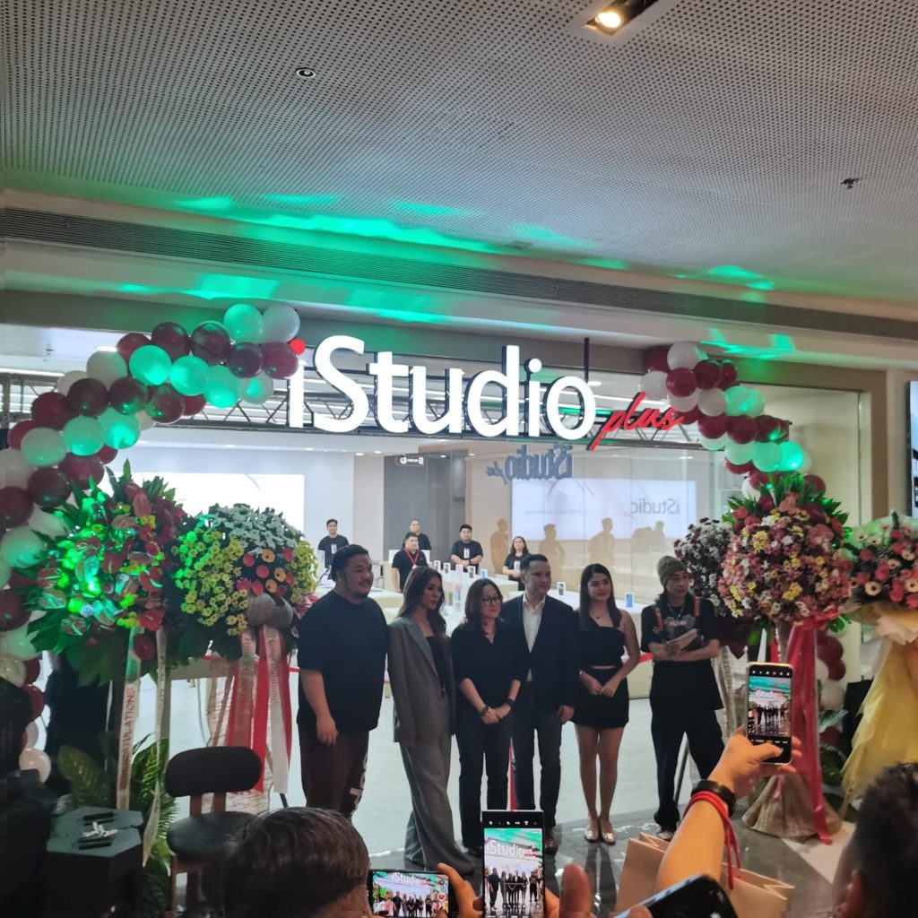 iStudio Plus Celebrates Grand Opening at Greenhills with Exclusive Deals and Celebrity Guests 87 462888078 1021354260007231 5025158669744806280 n