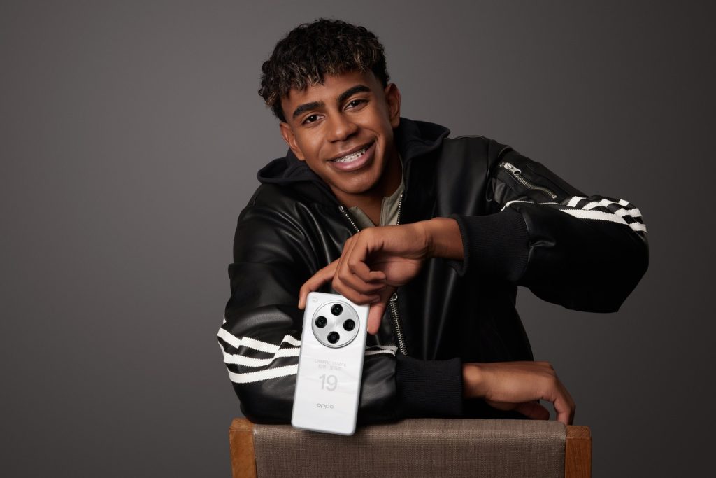 Lamine Yamal Becomes OPPO's Global Brand Ambassador 87 587275 Picture Lamine Yamal and OPPO Find X8 Pro.jpg