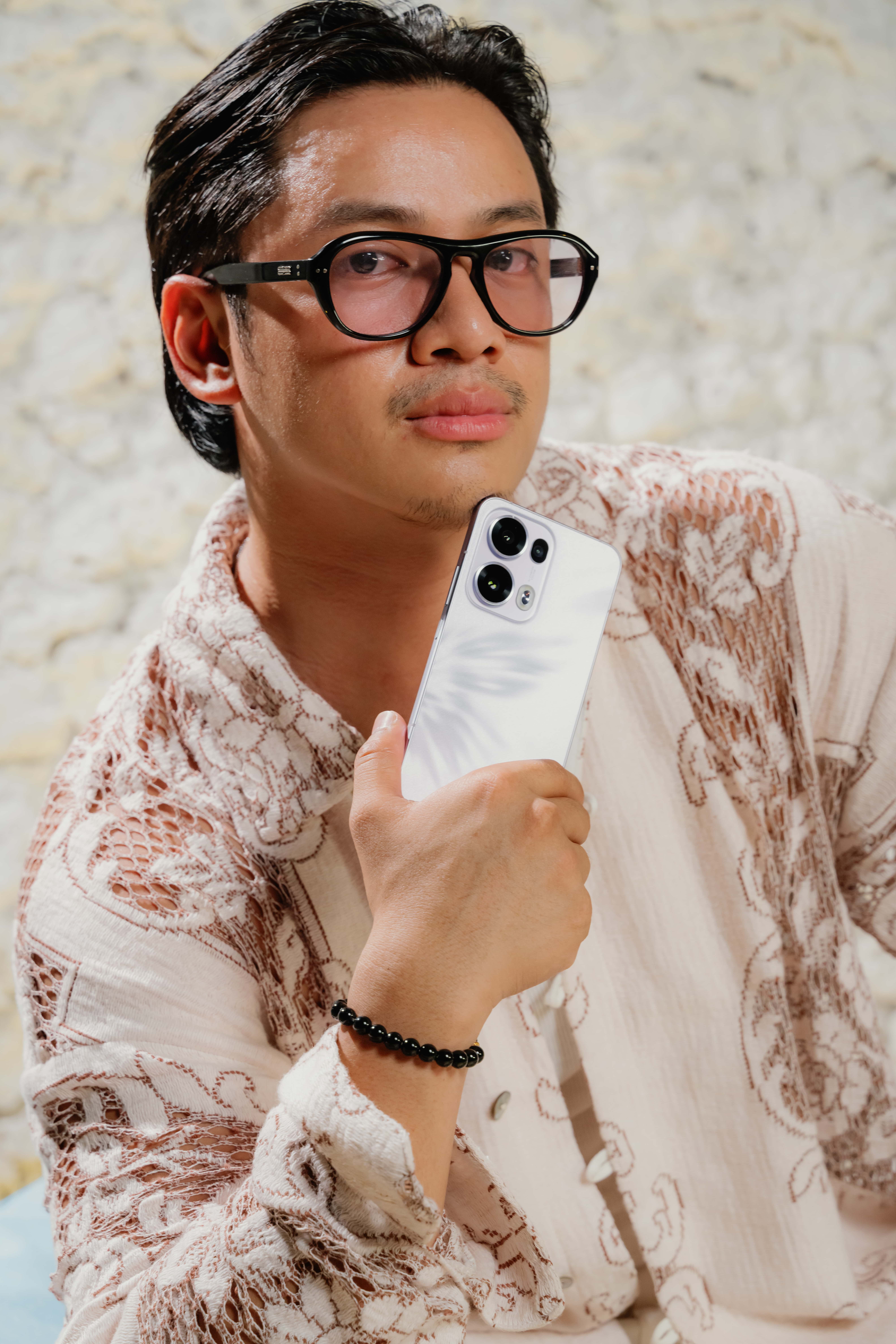 Discover and Explore with the OPPO Reno13 Series 5G – Now Available Nationwide! 90 BRI01878 min