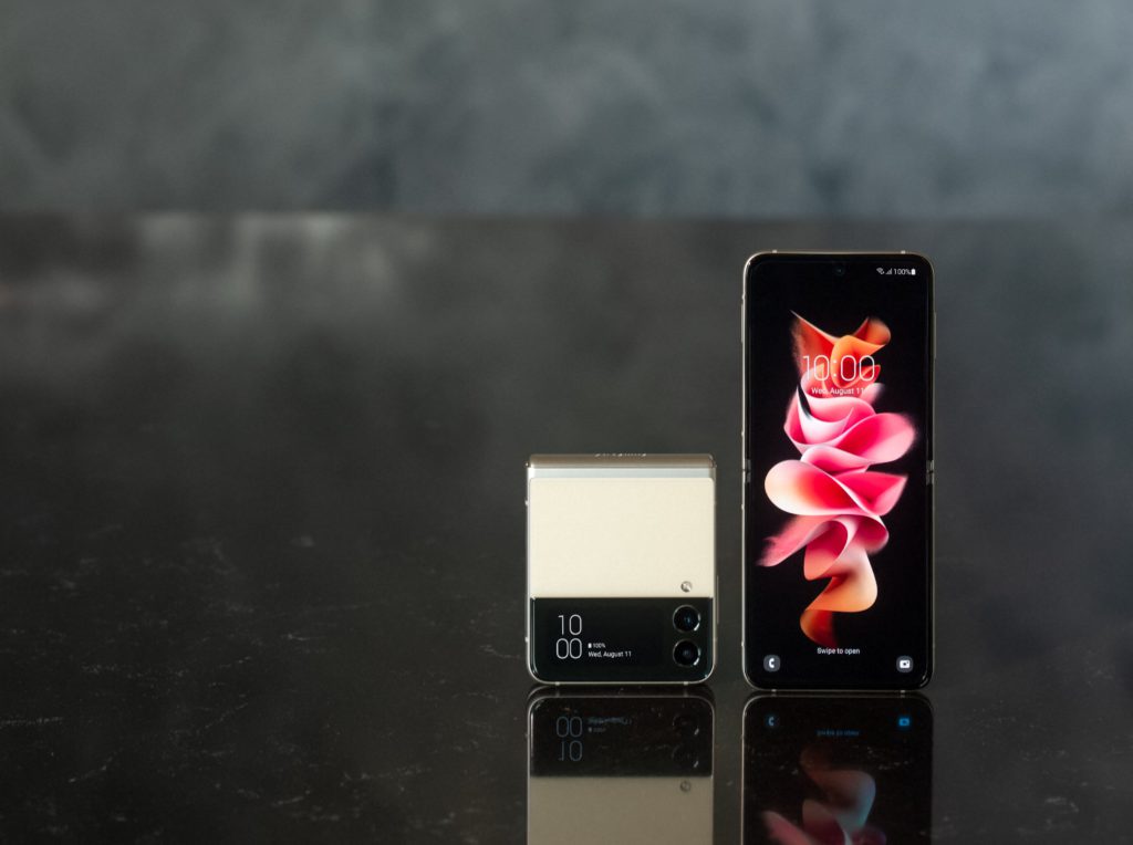 SAMSUNG Galaxy Z Flip3 5G: Price, Specs, Availability in the Philippines 88 02 01 B2 Product 05 galaxyzflip3 5g cream L