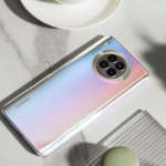 HUAWEI nova 8i in Moonlight Silver 2