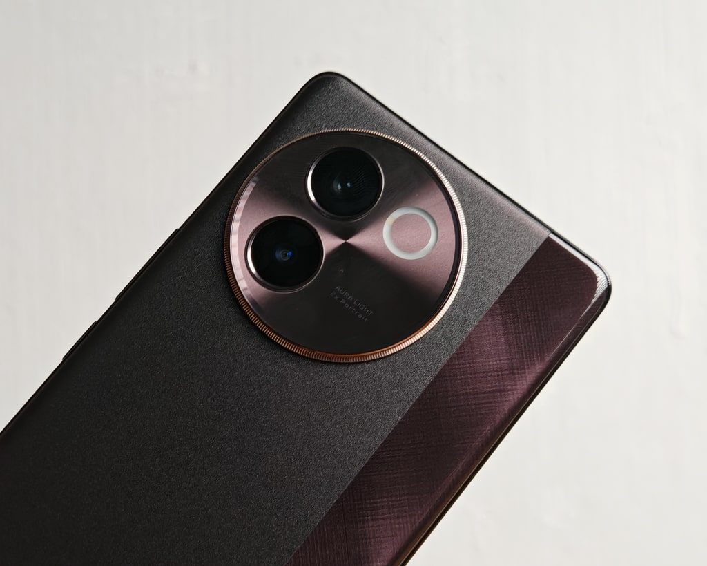 A Guide to Taking Portrait Photos with the vivo v30e 87 IMG 20240901 213914 min