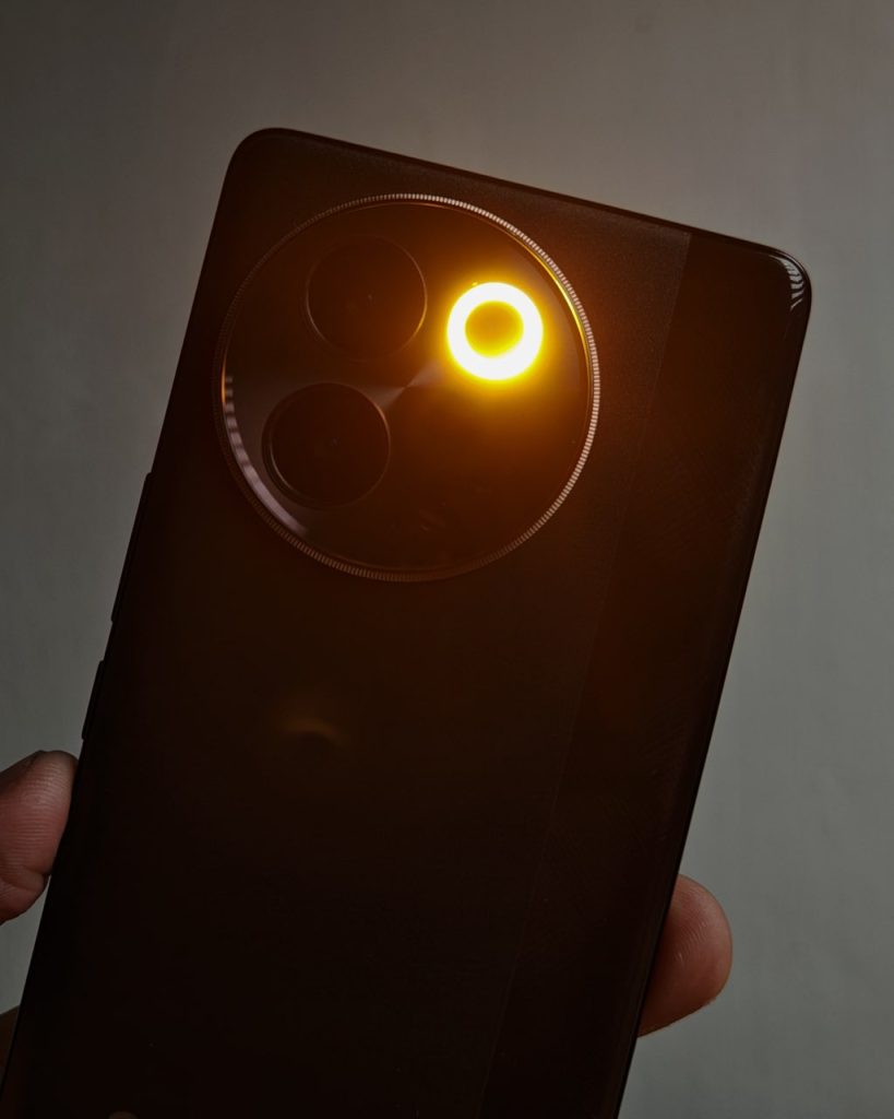 A Guide to Taking Portrait Photos with the vivo v30e 89 IMG 20240901 214451 min