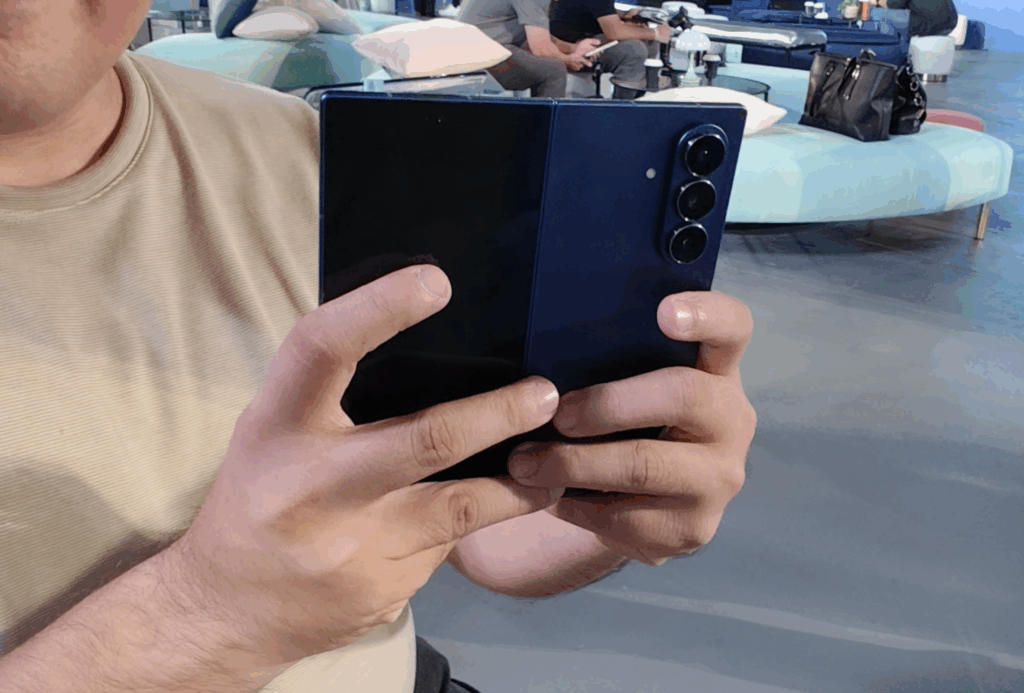 Samsung Galaxy Z Fold7 Hands-On: Lighter Build, Heavier Features 87 image