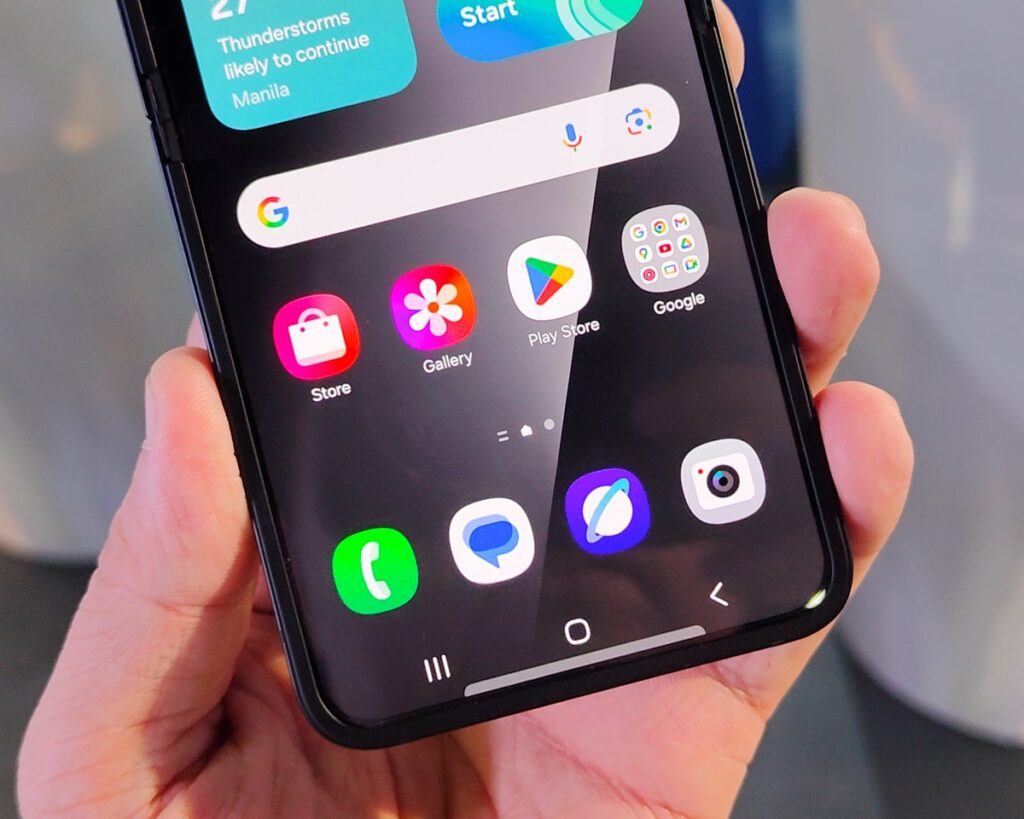 Samsung Galaxy Z Flip7 FE Hands-On: The More Affordable Sibling 94 samsung galaxy z flip 7 fe review philippines 7