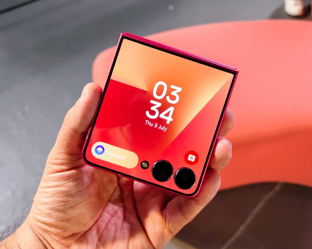 Samsung Galaxy Z Flip7 Hands-On: Pocket-Sized, AI-Powered 87 samsung galaxy z flip7 review philippines 1