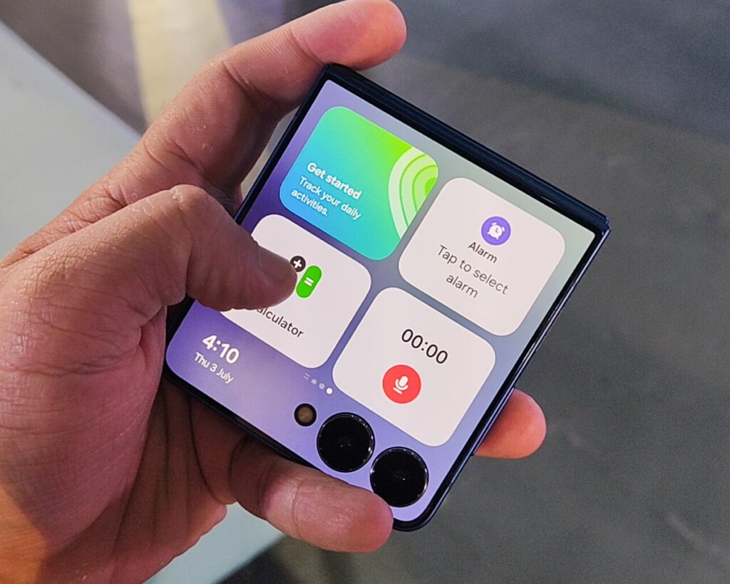 Samsung Galaxy Z Flip7 Hands-On: Pocket-Sized, AI-Powered 91 samsung galaxy z flip7 review philippines 12