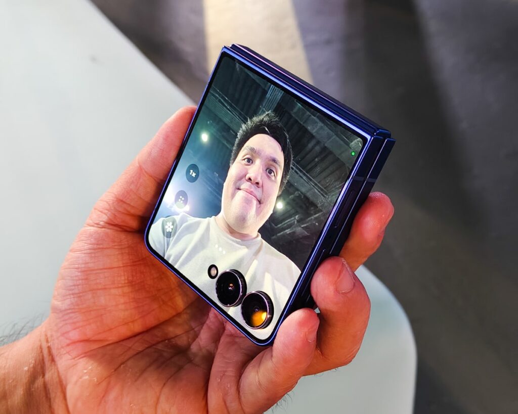 Samsung Galaxy Z Flip7 Hands-On: Pocket-Sized, AI-Powered 93 samsung galaxy z flip7 review philippines 13
