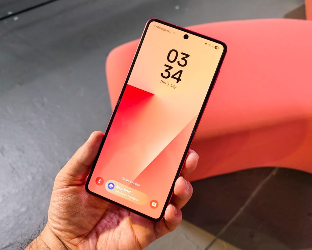 Samsung Galaxy Z Flip7 Hands-On: Pocket-Sized, AI-Powered 94 samsung galaxy z flip7 review philippines 2