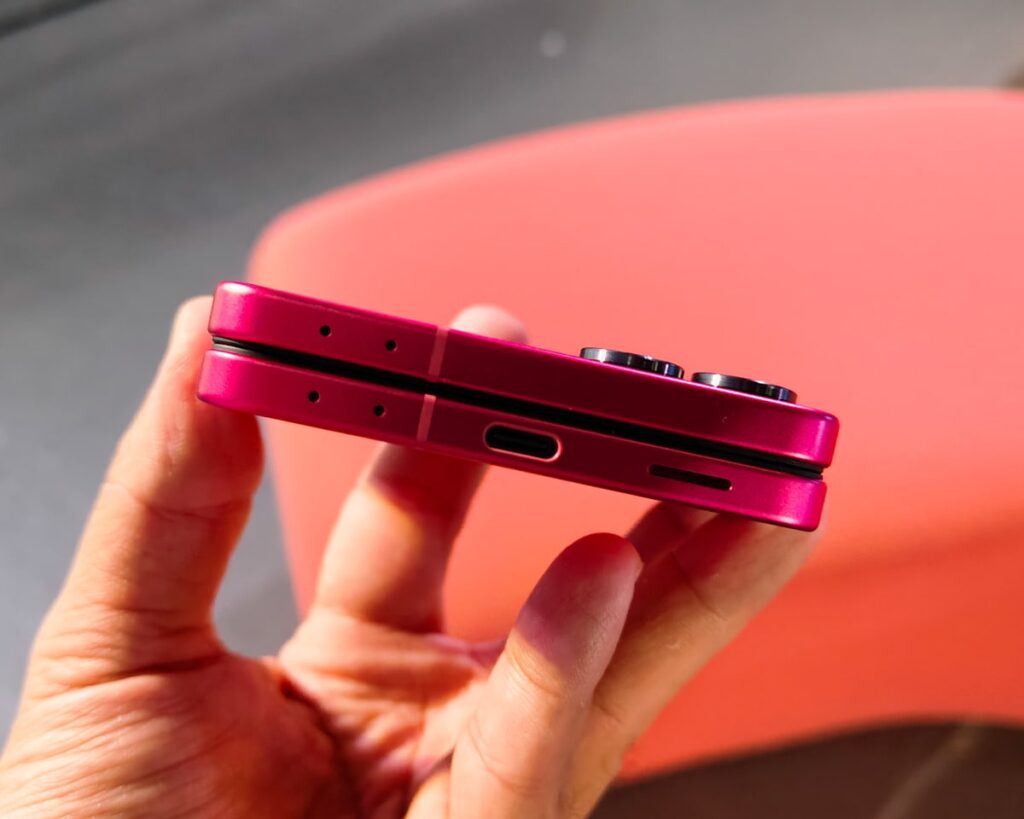 Samsung Galaxy Z Flip7 Hands-On: Pocket-Sized, AI-Powered 89 samsung galaxy z flip7 review philippines 3