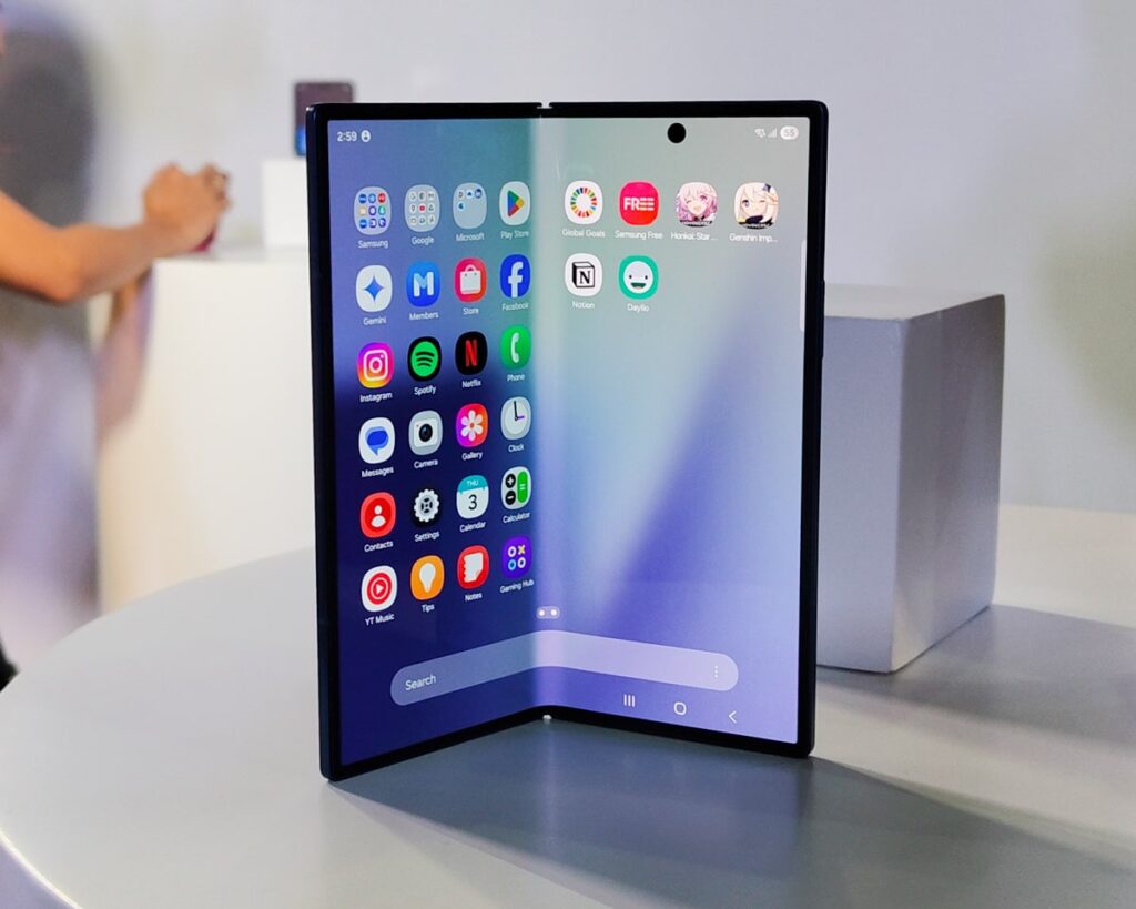 Samsung Galaxy Z Fold7 Hands-On: Lighter Build, Heavier Features 90 samsung galaxy z fold7 review philippines 1