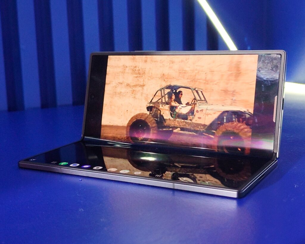 Samsung Galaxy Z Fold7 Hands-On: Lighter Build, Heavier Features 91 samsung galaxy z fold7 review philippines 7