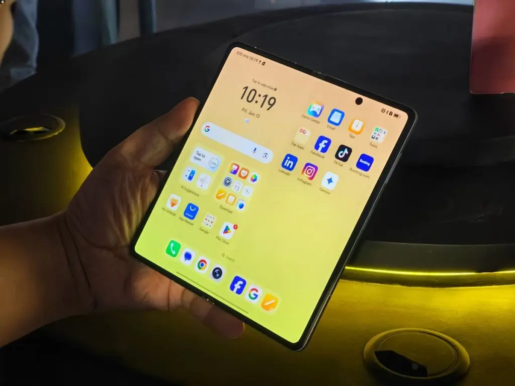 How the HONOR Magic V5 challenges the fragile image of foldable smartphones 85 208