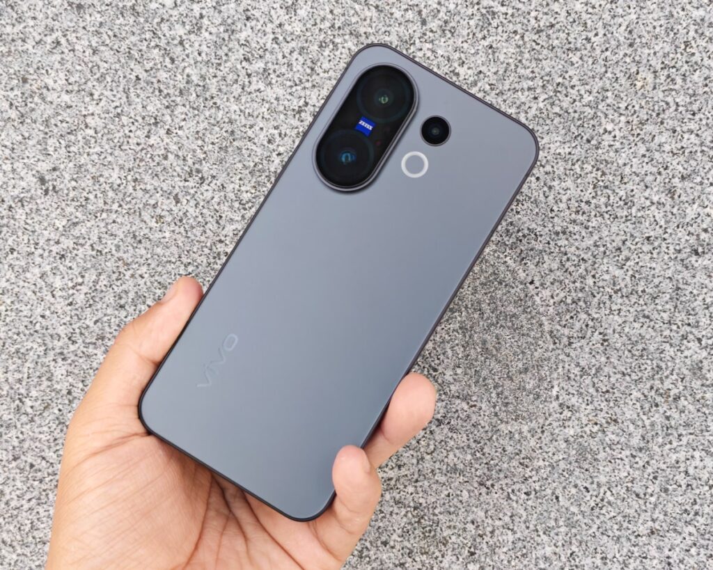 Cosplayers, Crowds, and Chaos: How the vivo X200 FE’s Telephoto Flagship Features Captured It All 88 vivo x200fe review philippines 8 min