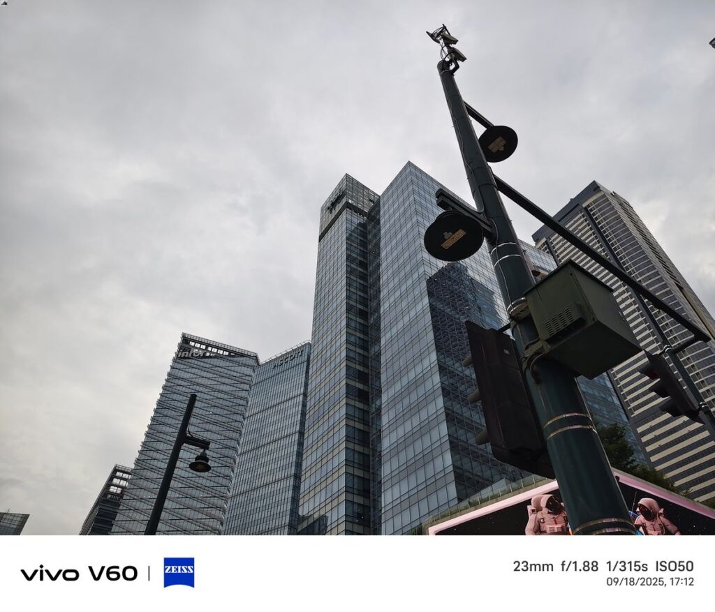 Zooming In with the vivo V60’s 50MP ZEISS Super Telephoto Camera in BGC 88 IMG 20250918 171234 1