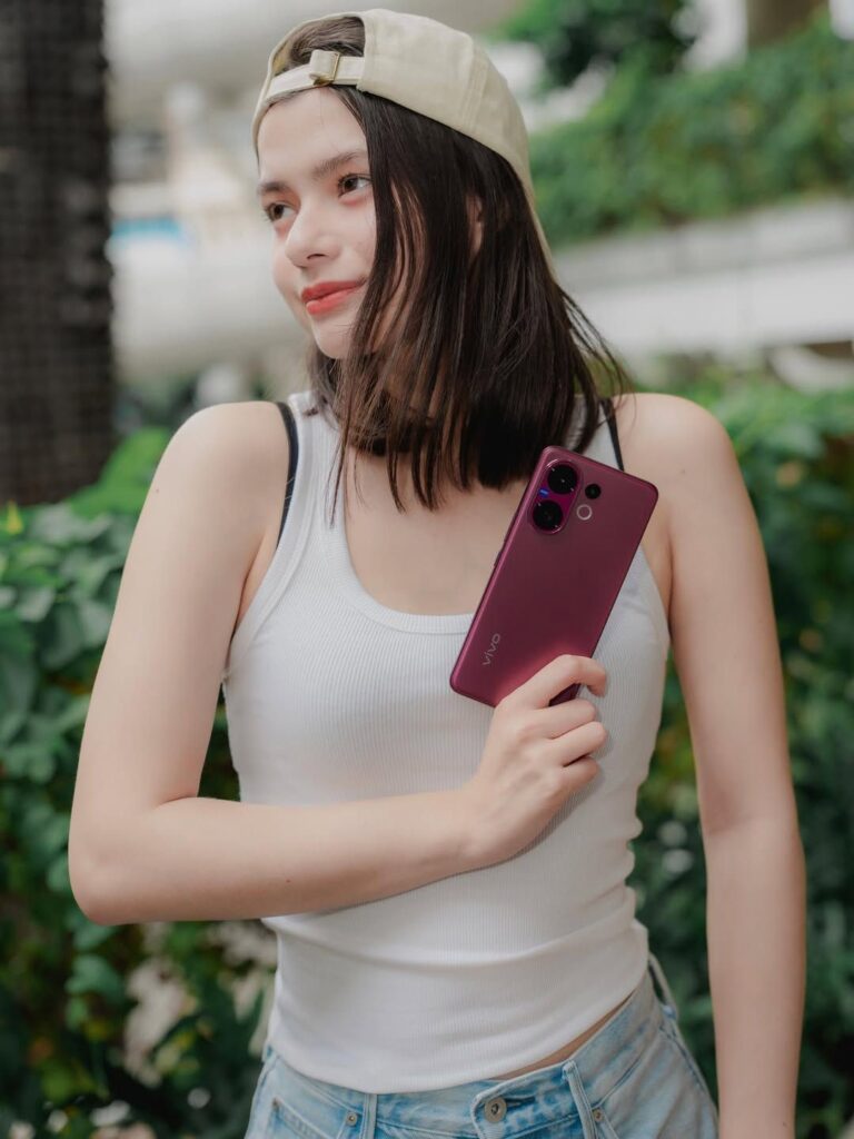GL star Becky shows off four seasons using vivo V60 89 vivo V60 x Becky Armstrong 1 1