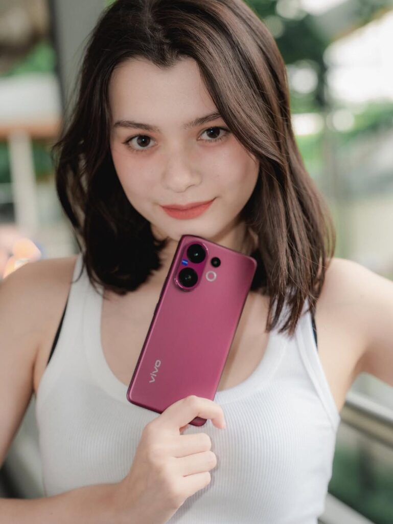 GL star Becky shows off four seasons using vivo V60 93 vivo V60 x Becky Armstrong 7 1