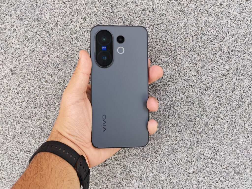 How the vivo X200 FE’s Dual ZEISS Cameras Handle the Concert Stage 98 IMG 20250729 135715 1