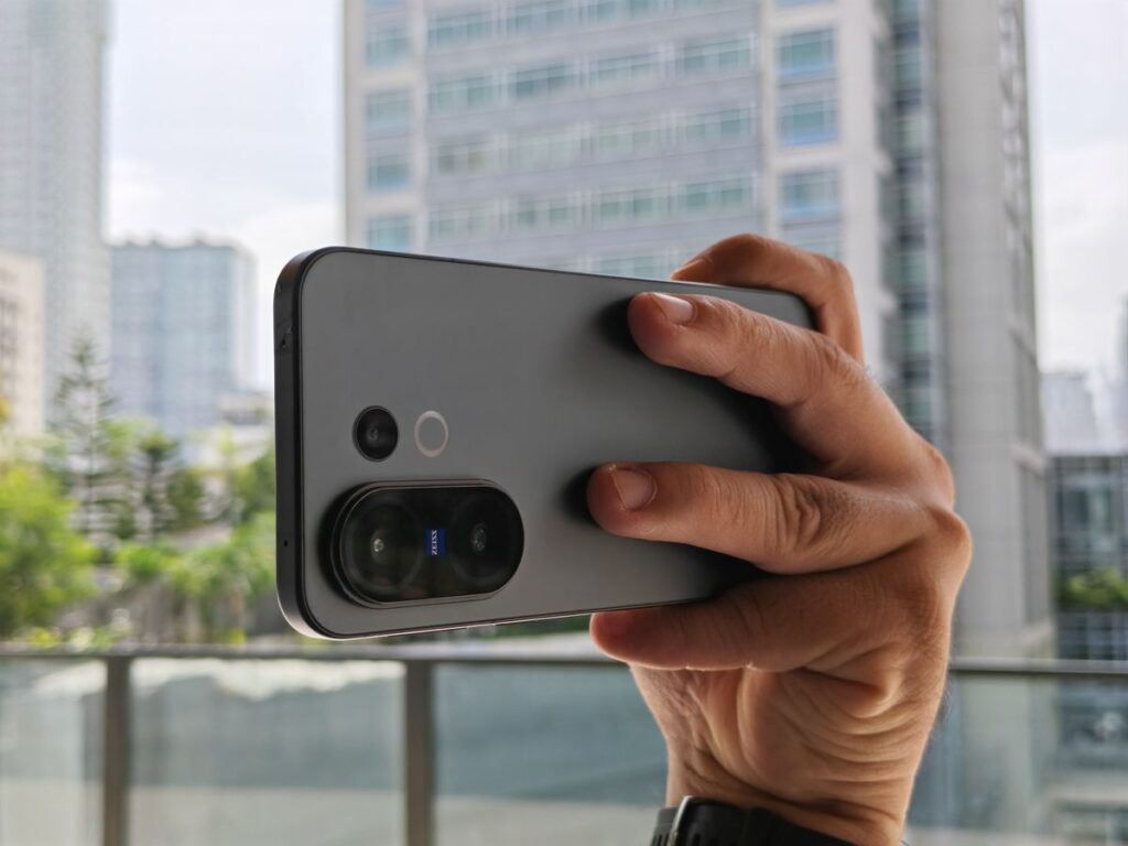 How the vivo X200 FE’s Dual ZEISS Cameras Handle the Concert Stage 87 IMG 20250729 135730 1