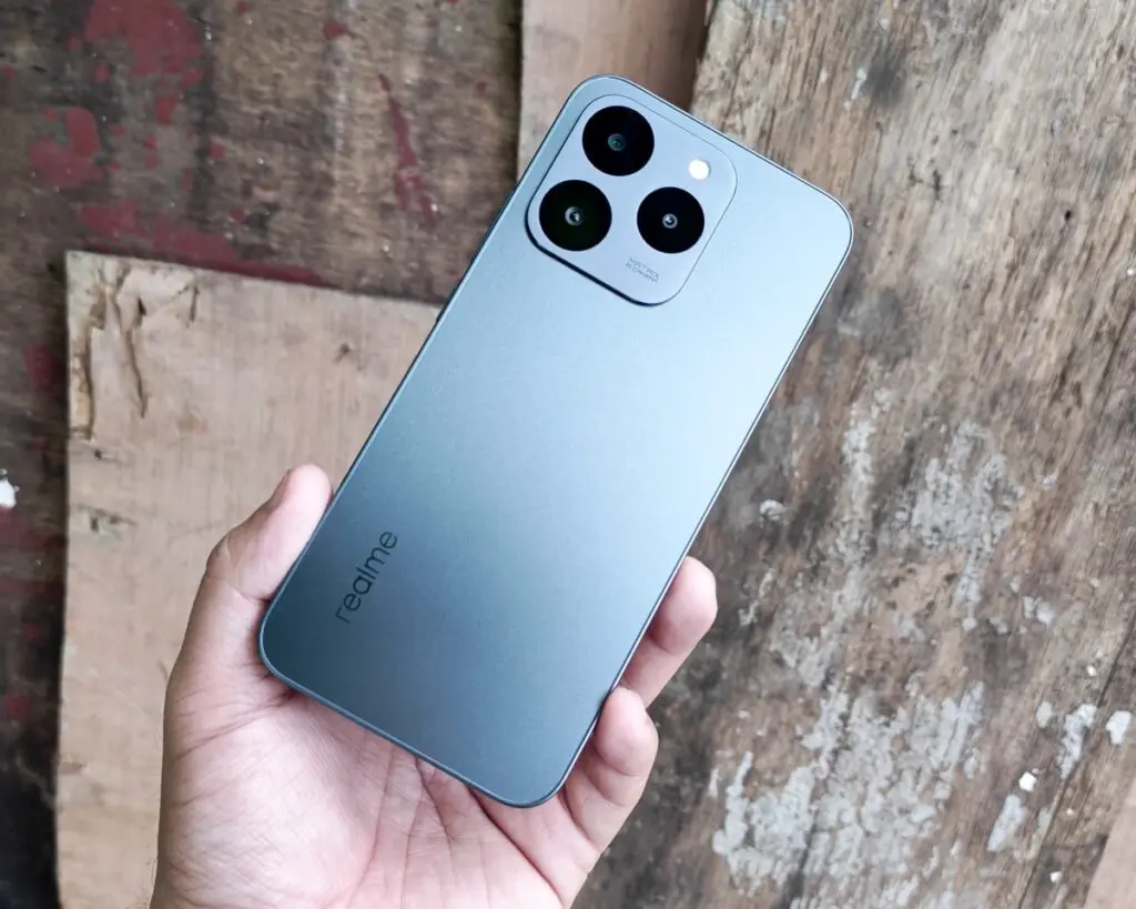 realme 15T 5G Review: Endurance Champ 85 realme 15t 5g philippines review 1 min