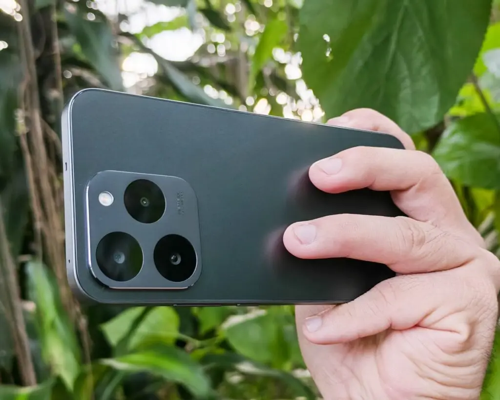 realme 15T 5G Review: Endurance Champ 90 realme 15t 5g philippines review 5 min