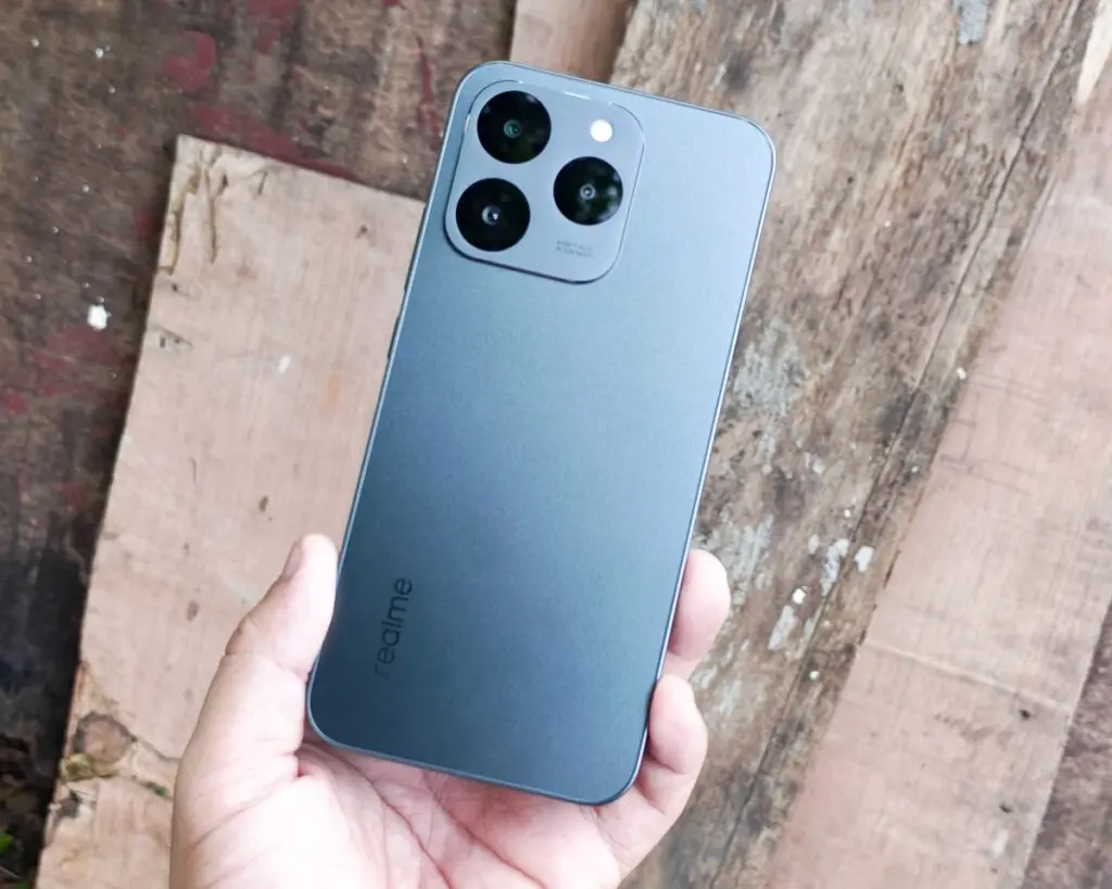 realme 15T 5G Review: Endurance Champ 93 realme 15t 5g philippines review 8 min