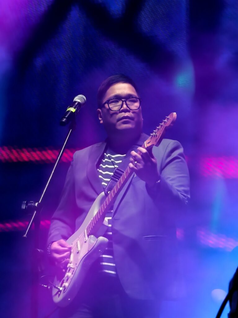 How the vivo X200 FE’s Dual ZEISS Cameras Handle the Concert Stage 95 vivo x200 fe sample photo 3