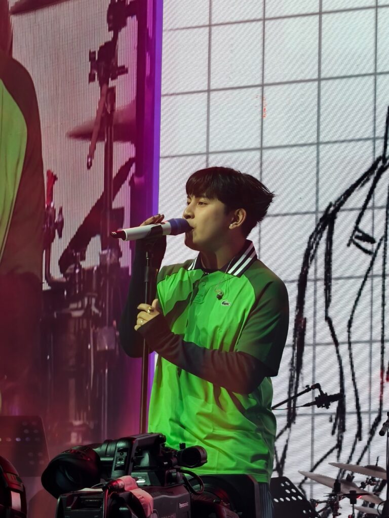 How the vivo X200 FE’s Dual ZEISS Cameras Handle the Concert Stage 91 vivo x200 fe sample photo 5