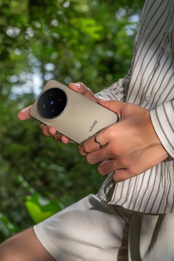 This thing is wild: Unbox Therapy on vivo X300 Pro 86 image 7