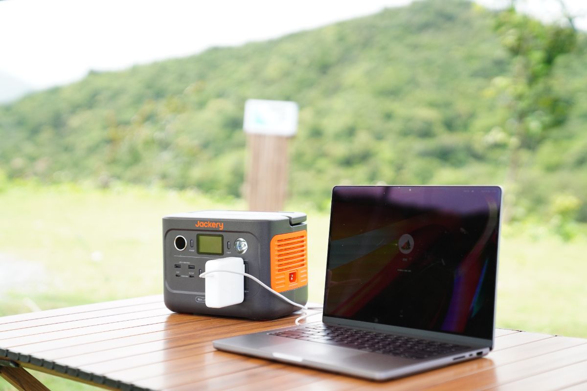 Jackery launches new models, Opens Official Shopee and Lazada Stores 86 Jackery Explorer 300 Plus 1