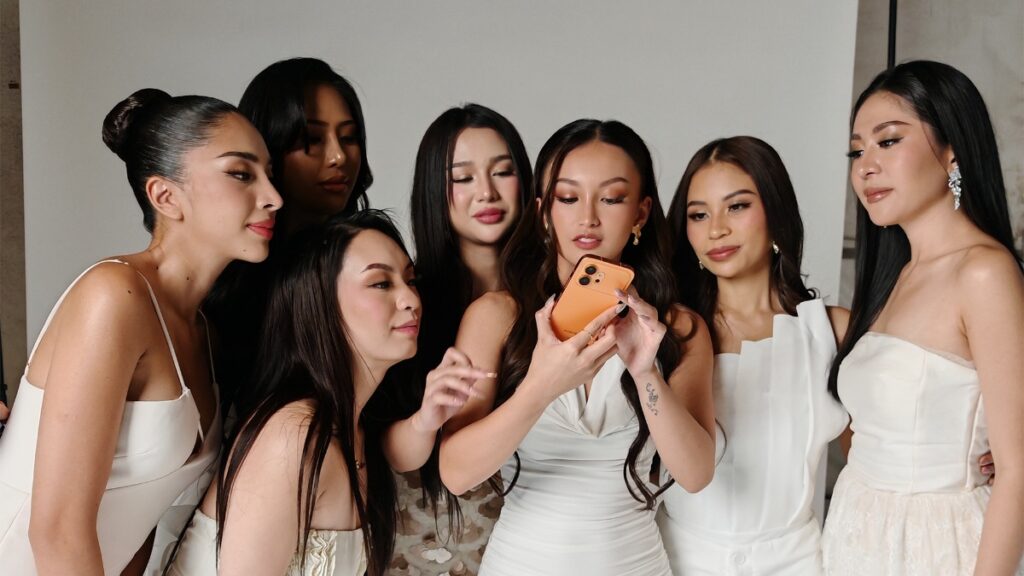 HONOR 600 spotted at Miss Universe Pre pageant 02