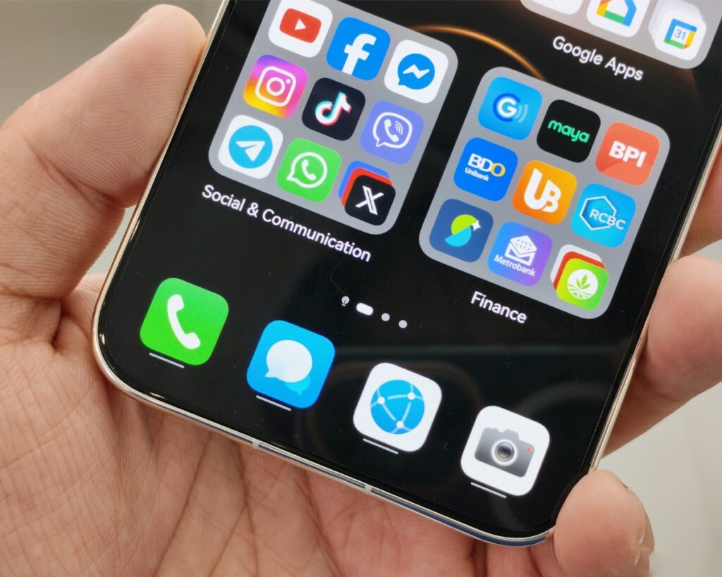 Huawei Mate 80 Pro First Look: Golden Shimmer 90 huawei mate 80 hands on review philippines 8