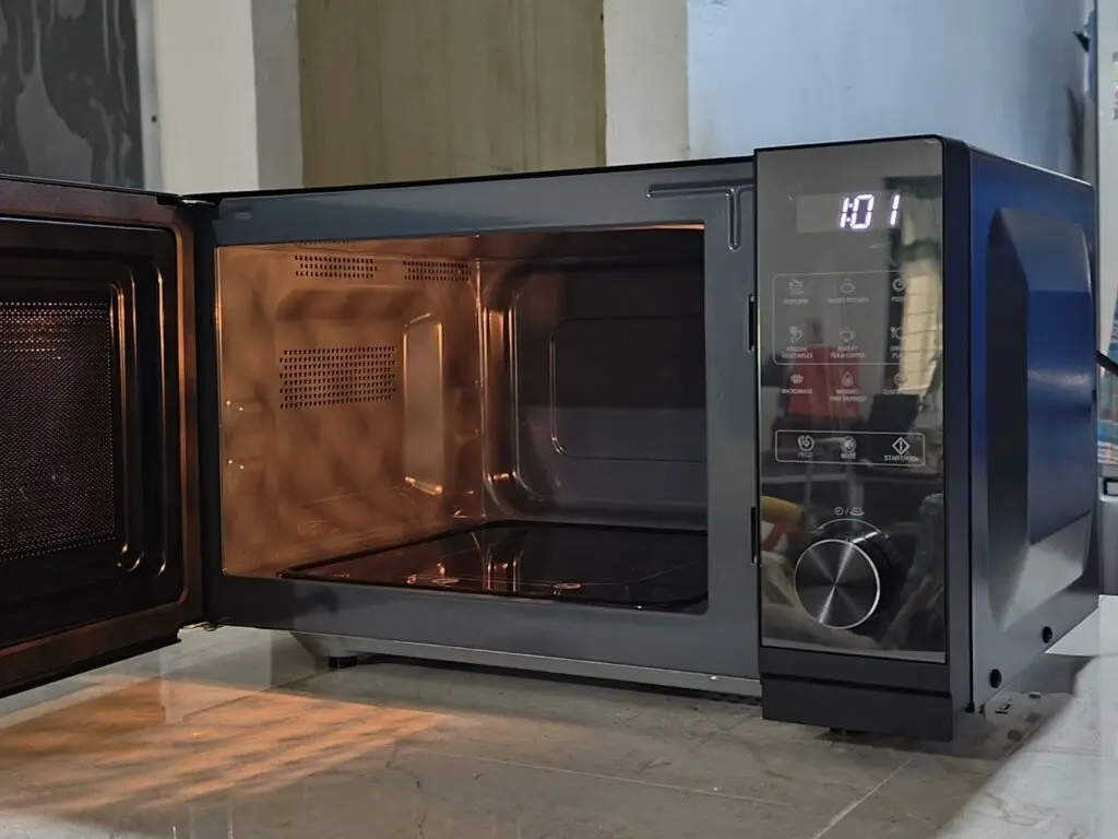 Why Flatbed Microwaves, like the Sharp R-2523FB-MB, Are Becoming More Practical for Modern Kitchens 87 image 20