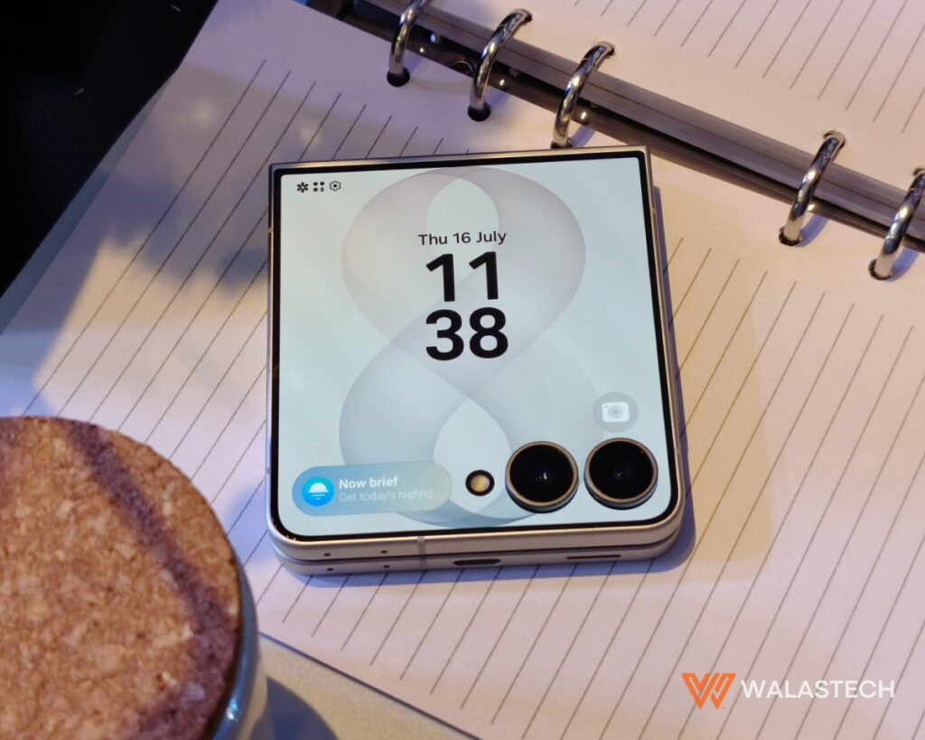 Samsung Galaxy Z Flip8 Hands-on: Bigger Cover