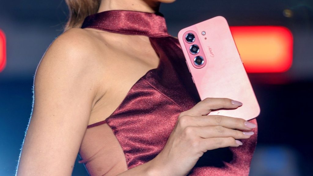 TECNO CAMON Slim 5G: What Does It Mean to Design a Smartphone for Women? 85 tecno camon slim 5g philippines